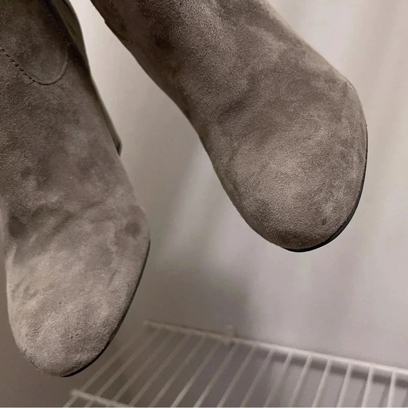 Via Spiga gray suede boots size 6 almond toe wedge - Picture 4 of 11